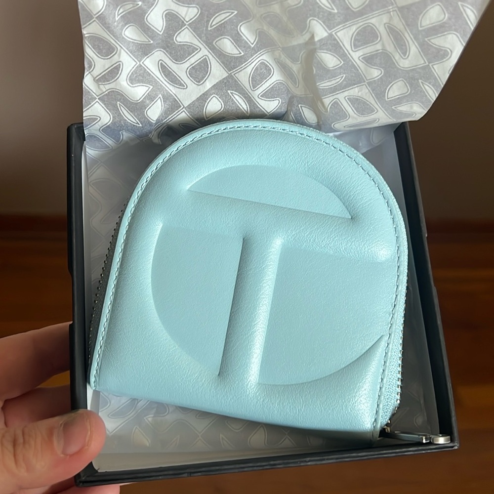 pool blue telfar wallet RARE, BRAND NEW